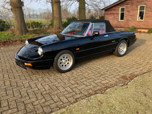 Imagen 1/21 de Alfa Romeo 2.0 Spider (1991)