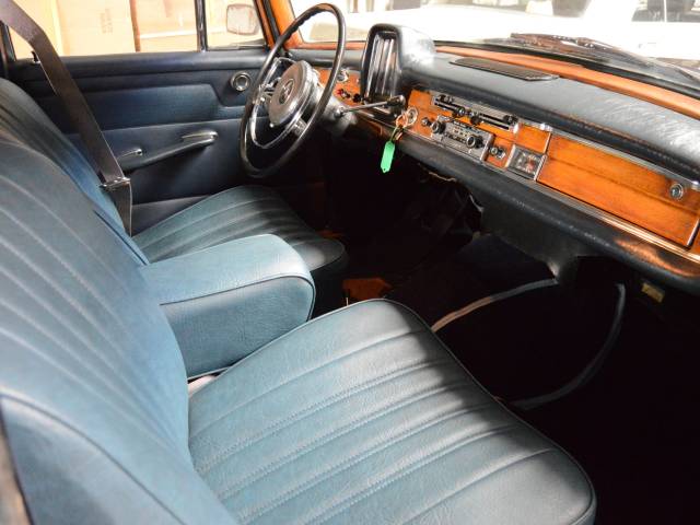 Mercedes-Benz 220 S b