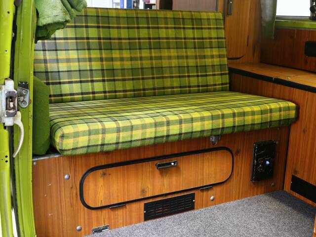 Volkswagen T2b Camper