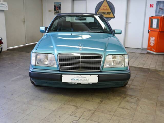 Mercedes-Benz 300 CE-24