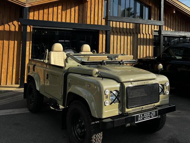 Image 1/8 of Land Rover Defender 90 (2009)