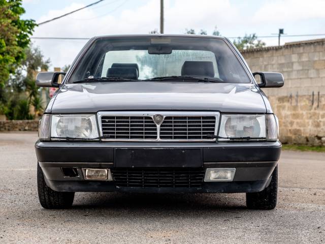 Lancia Thema 8.32