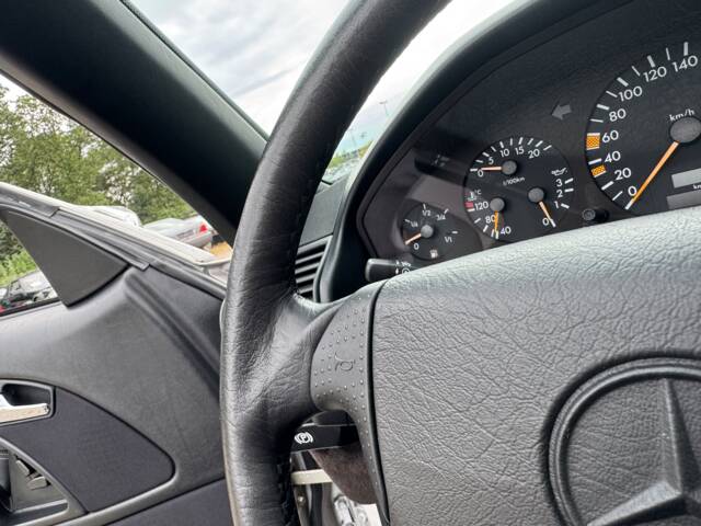 Mercedes-Benz SL 320