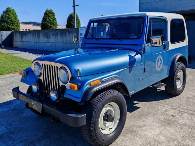 Image 1/31 of Jeep CJ-7 2.4L Diesel (1983)