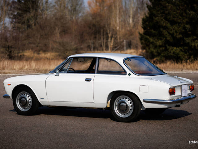 Alfa Romeo Giulia 1600 Sprint GT Veloce