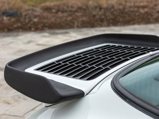 Porsche 911 Carrera 3.2 (WTL)