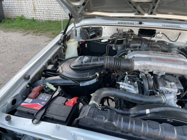 Toyota Land Cruiser HJ61 GX