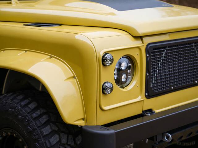 Land Rover 90