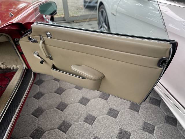 Mercedes-Benz 230 SL