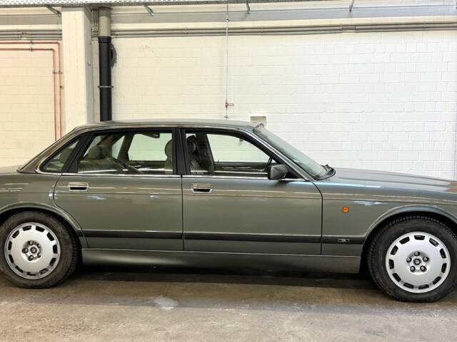 Jaguar XJ 40 (XJ-R)