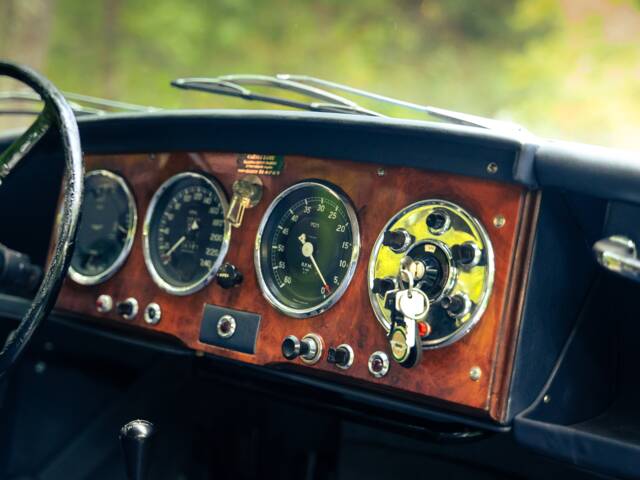 Aston Martin DB 2/4 Mk I