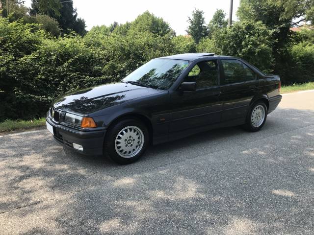 BMW 320i