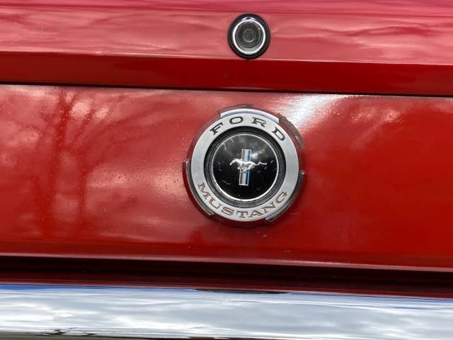 Ford Mustang 289 - Ford Mustang détail du bouchon de réservoir.