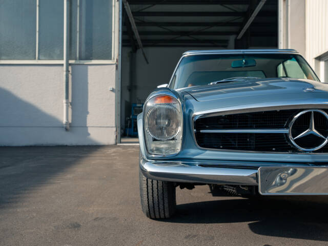 Mercedes-Benz 280 SL