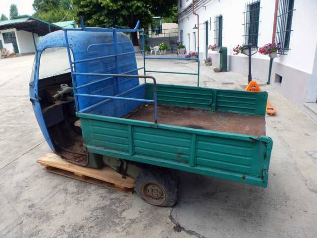 Piaggio Vespa APE C