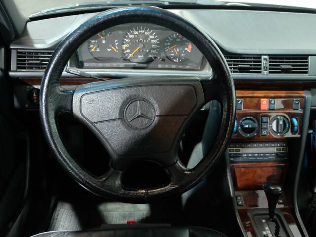 Mercedes-Benz E 500