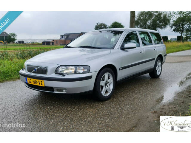 Bild 1/46 von Volvo V 70 2.4 (2004)