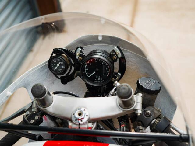 Yamaha TZ 750