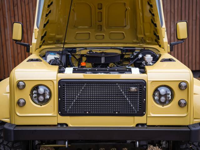 Land Rover 90