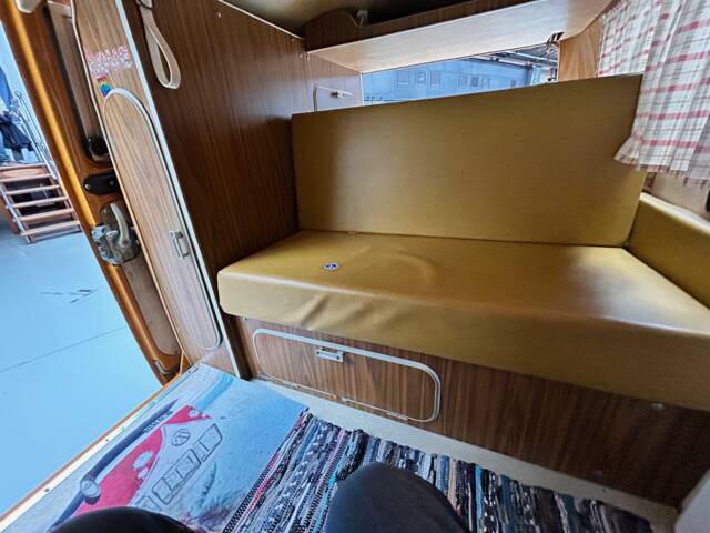 Volkswagen T2b Westfalia