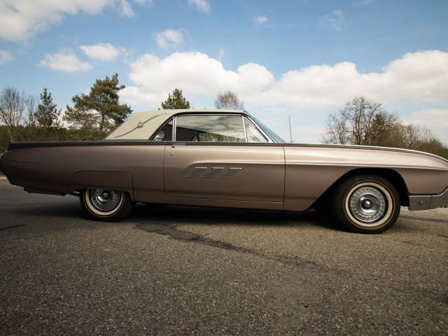 Ford Thunderbird