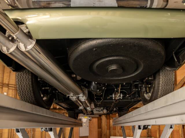 Aston Martin DB 4
