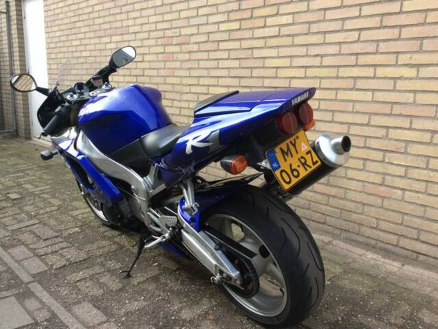 Yamaha YZF 1000 R1