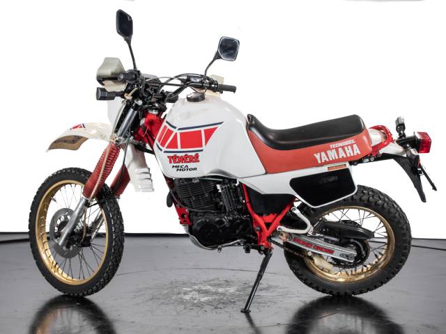 Immagine 1/20 di Yamaha DUMMY (1984)