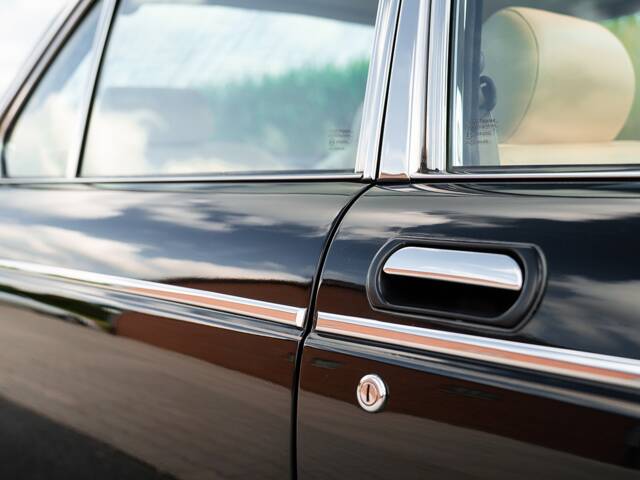 Daimler Double Six
