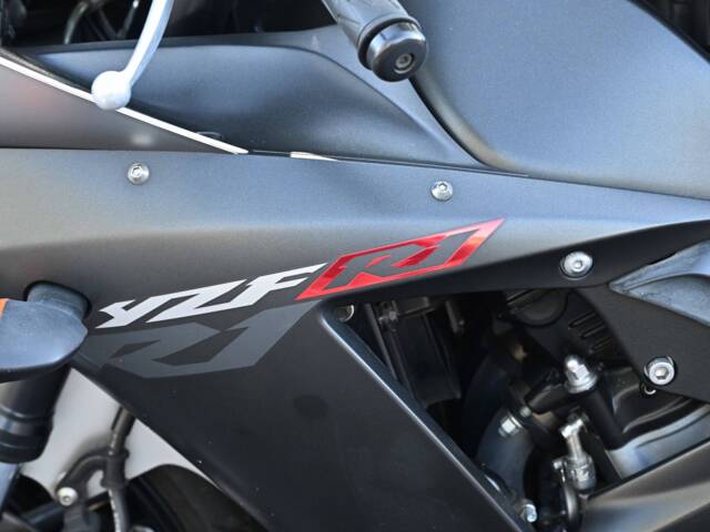 Yamaha YZF-R1