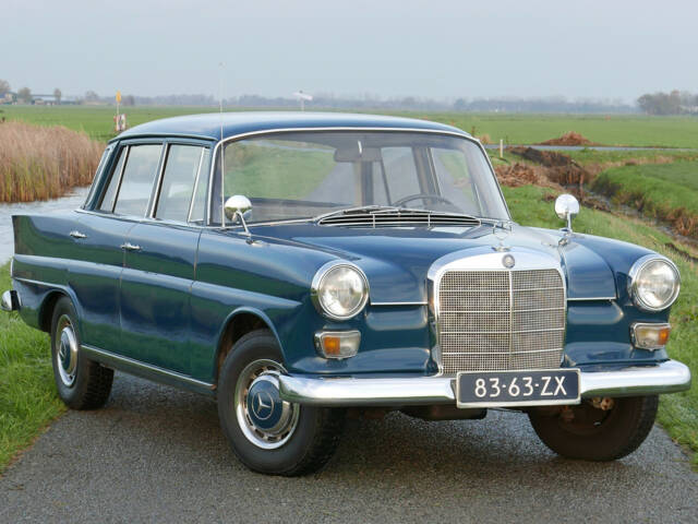 Imagen 1/39 de Mercedes-Benz 200 (1967)