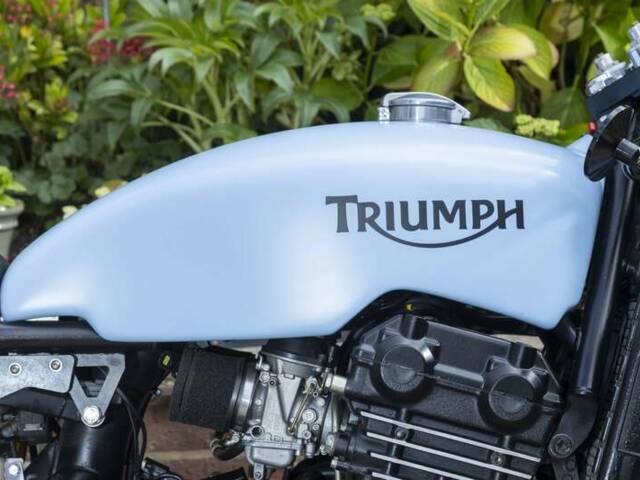 Triumph Daytona 900