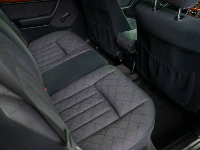 Mercedes-Benz E 220 T