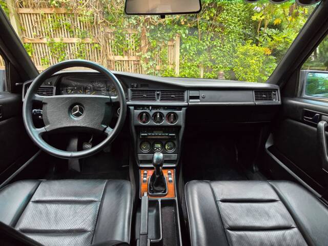 Mercedes-Benz 190 E 2.3-16