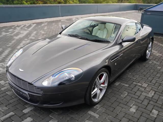 Aston Martin DB 9