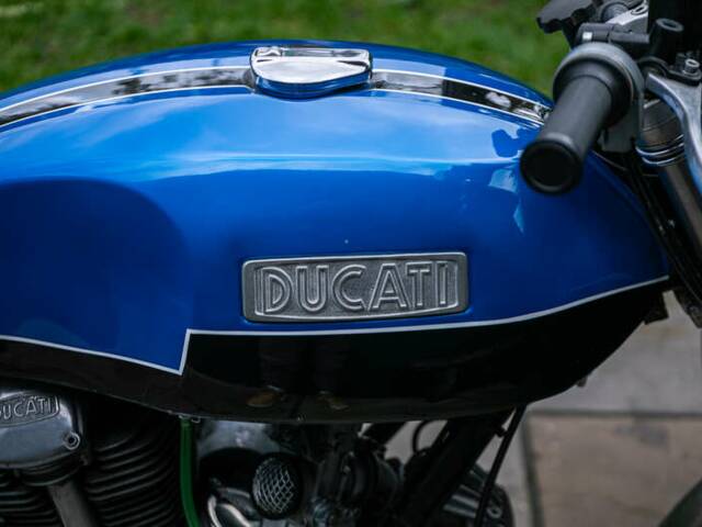 Ducati 750 GT