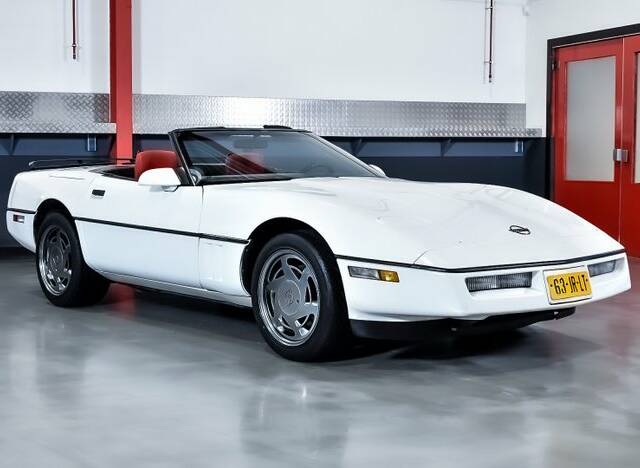 Image 1/7 of Chevrolet Corvette Convertible (1988)