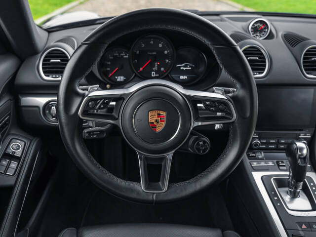 Porsche 718 Cayman T