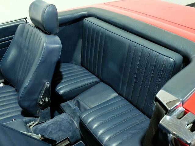 Mercedes-Benz 560 SL