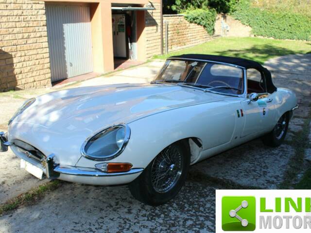Image 1/10 of Jaguar E-Type 3.8 (1962)
