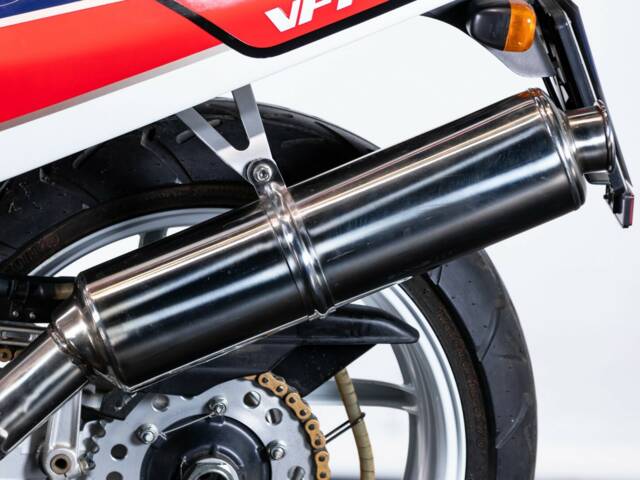 Honda VFR 750R RC 30