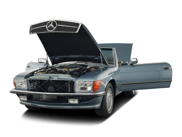 Mercedes-Benz 560 SL