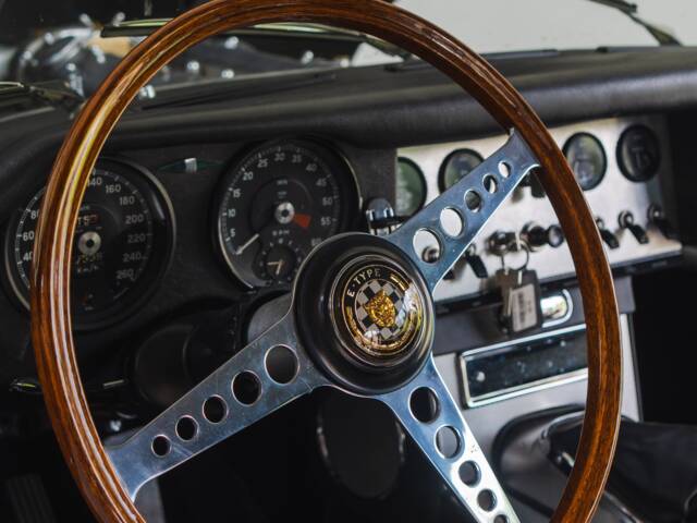 Jaguar E-Type 3.8
