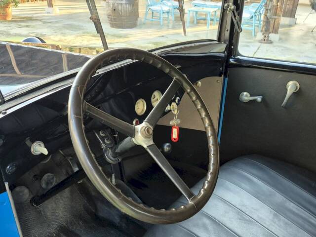 Austin 7 Saloon