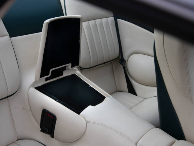 Aston Martin DB 7