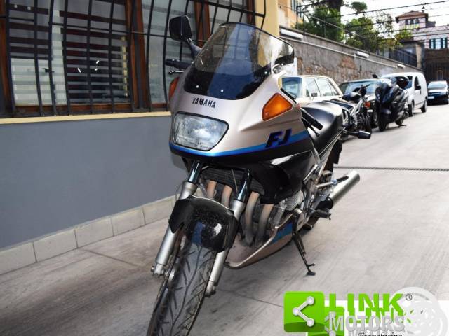 Image 1/8 de Yamaha DUMMY (1991)