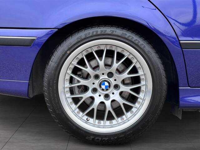BMW 528i