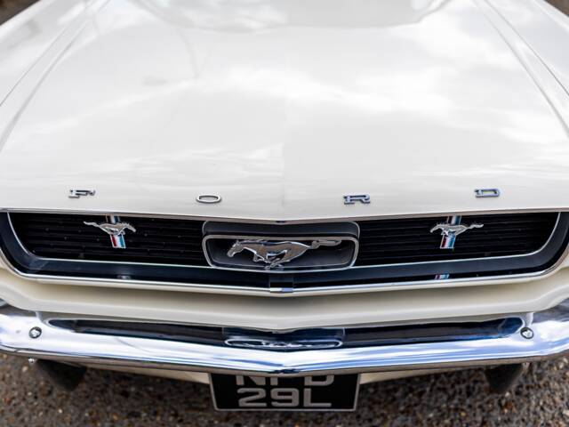 Ford Mustang 200