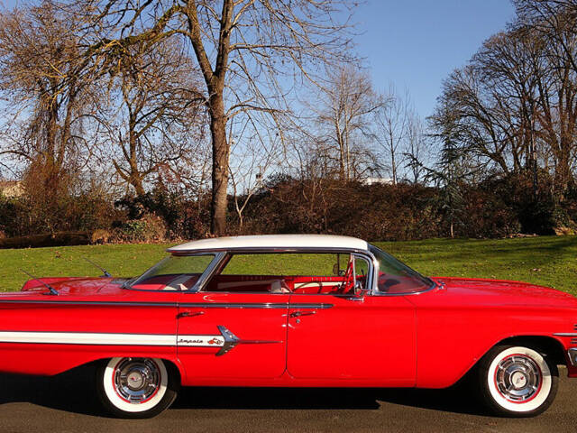 Image 1/4 de Chevrolet Impala Sedan (1960)