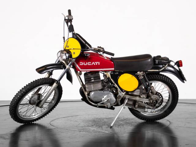 Immagine 1/19 di Ducati DUMMY (1976)